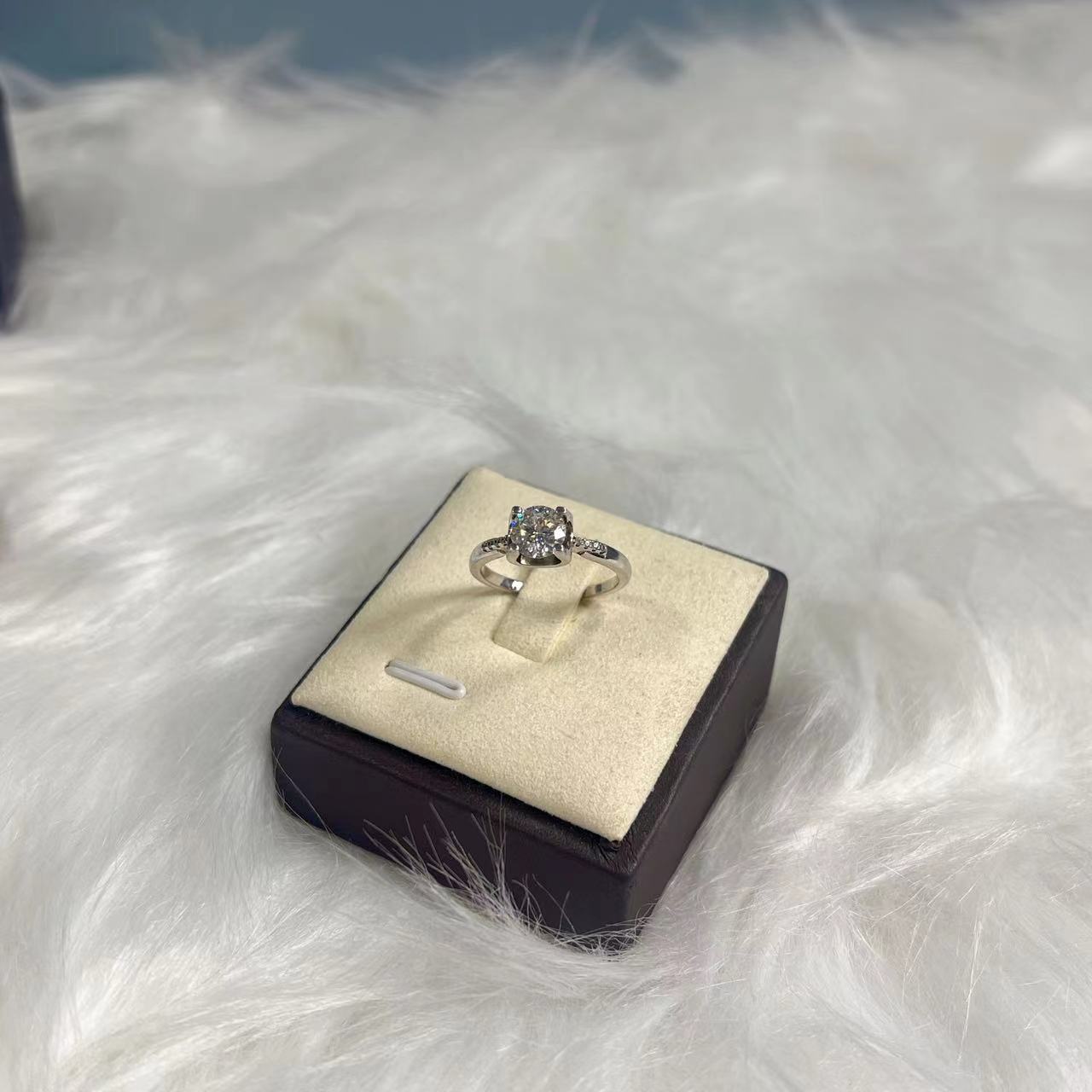 【不梵婚戒】带包装牛头小蛮腰1克拉天花板戒指.S