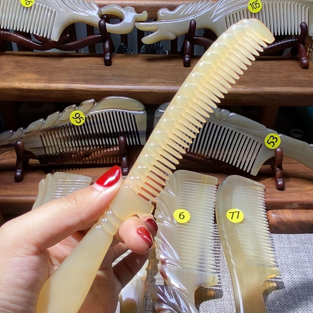 68 枫叶牛角梳牛角梳