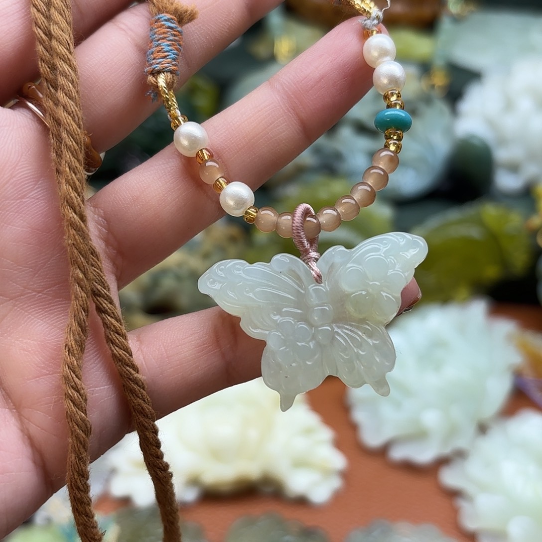 蛇纹石玉合金颈饰