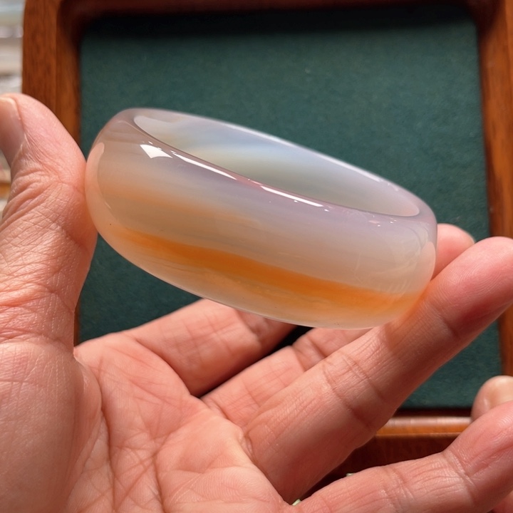 玛瑙/玉髓手镯未镶嵌