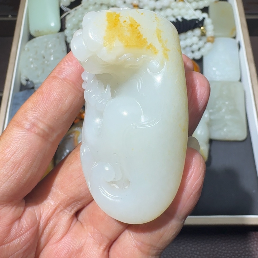 和田玉未镶嵌颈饰