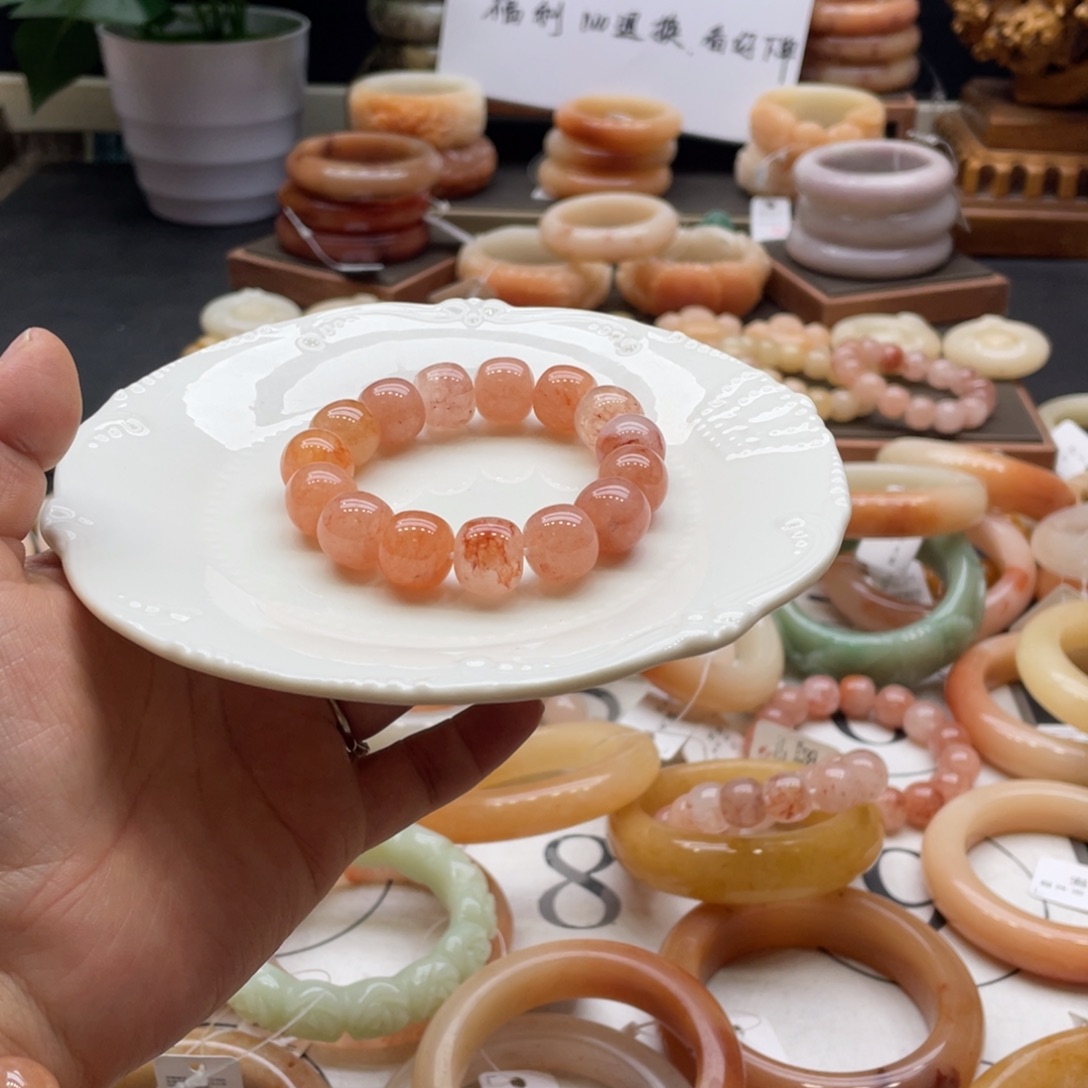 石英岩玉未镶嵌手镯