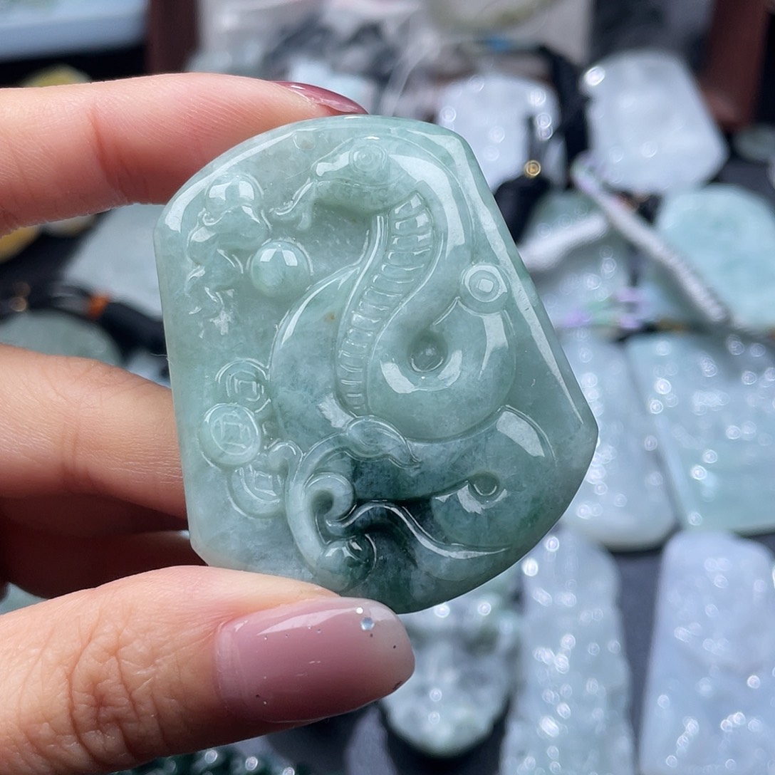 翡翠未镶嵌颈饰翡翠
