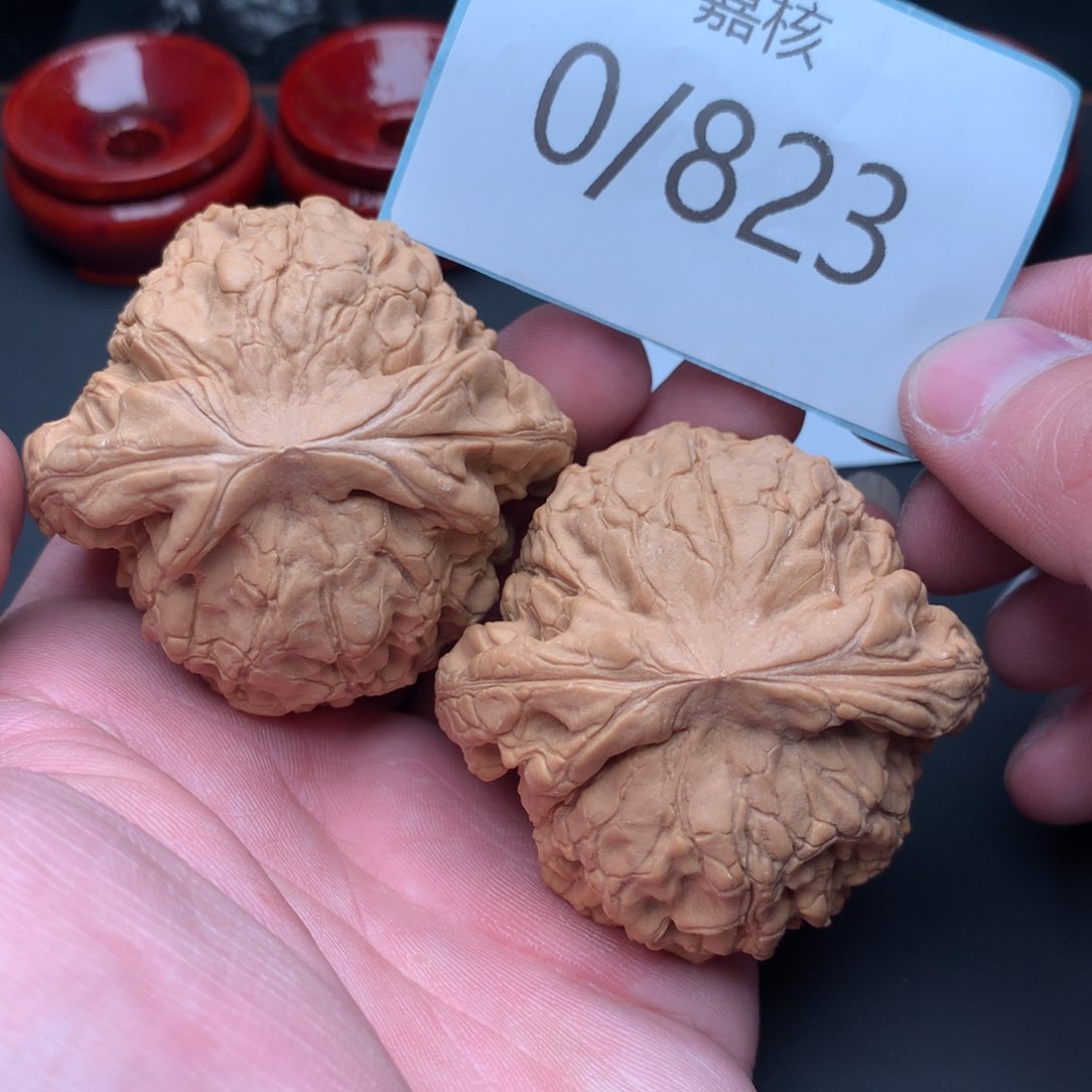 文玩核桃把件全品满肉龙鼎54