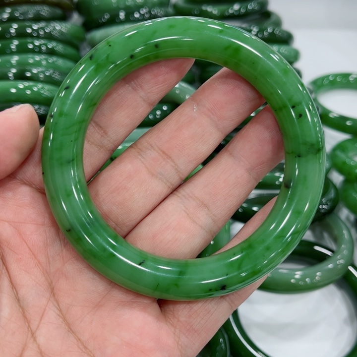 和田玉手镯未镶嵌晶*60.5～0