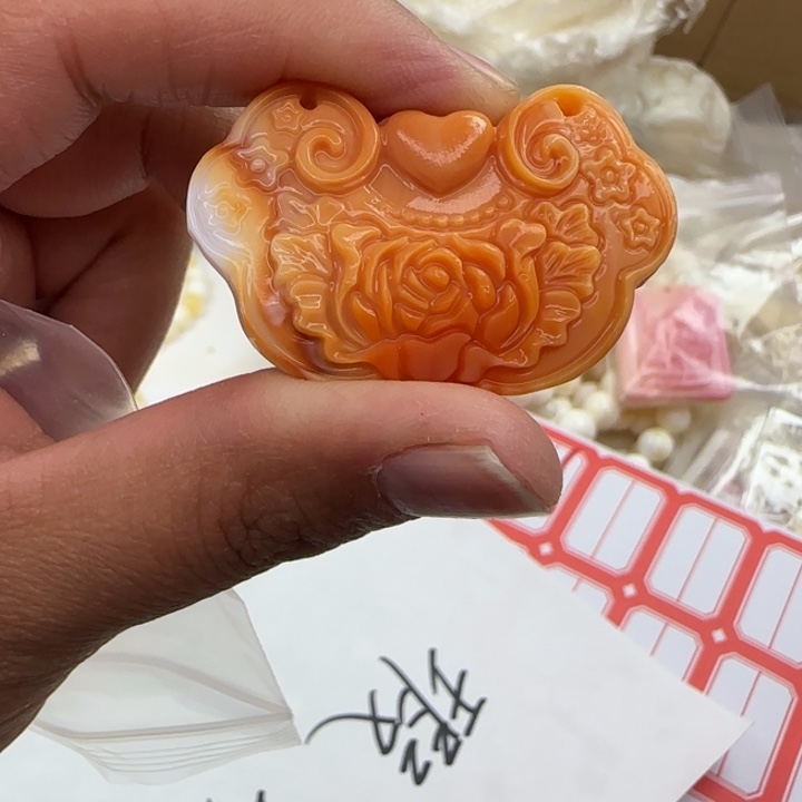 念***北贝壳吊坠万宝锁有白81号