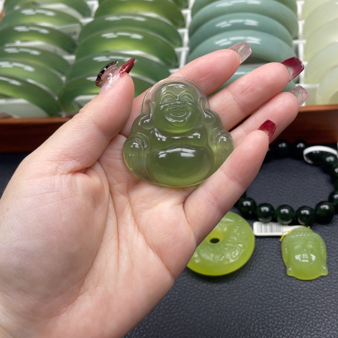 蛇纹石玉手镯未镶嵌挂件