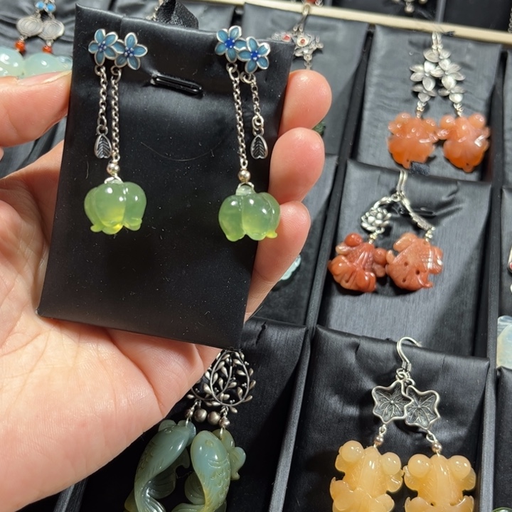 蛇纹石玉耳饰未镶嵌