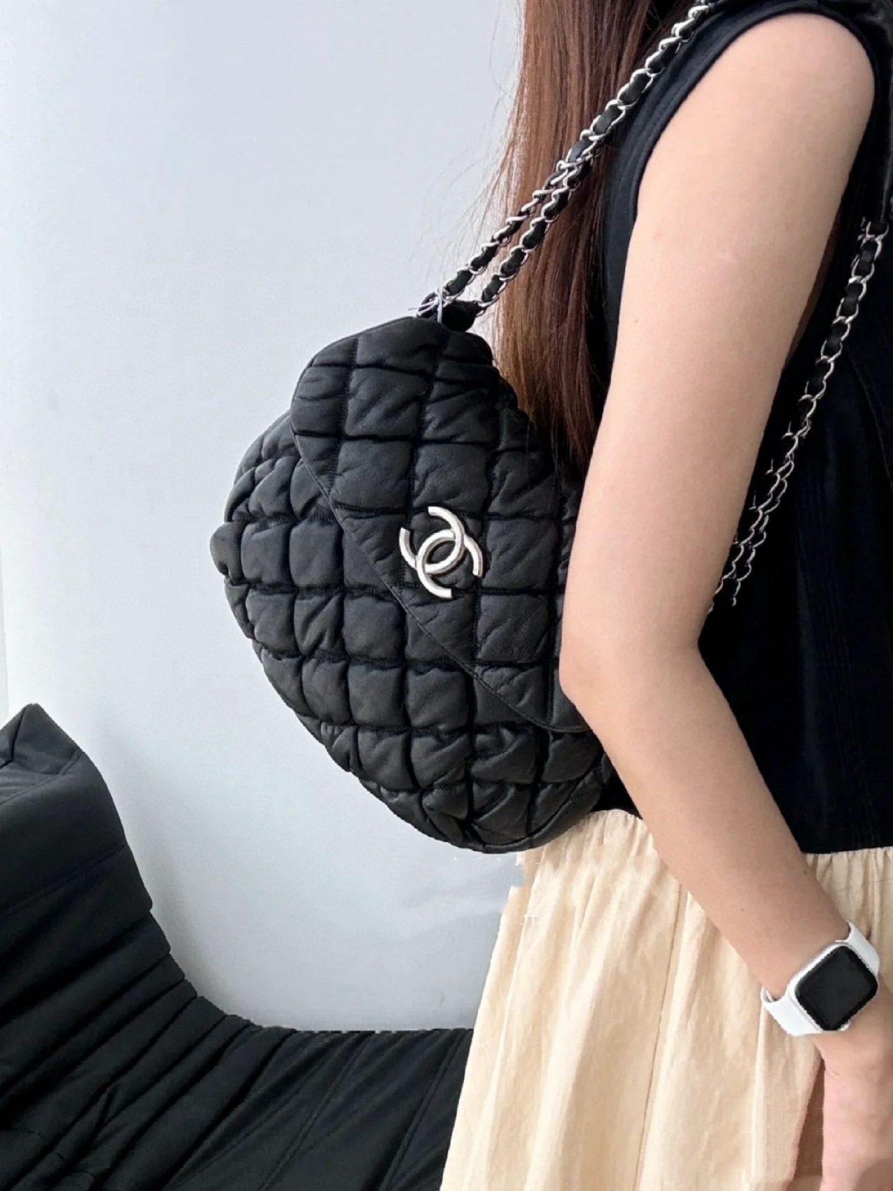 95新 Chanel/香奈儿 0245  Chanel 缎面黑银泡芙云朵包