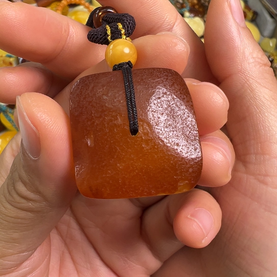 未镶嵌蜜蜡裸石蜜蜡