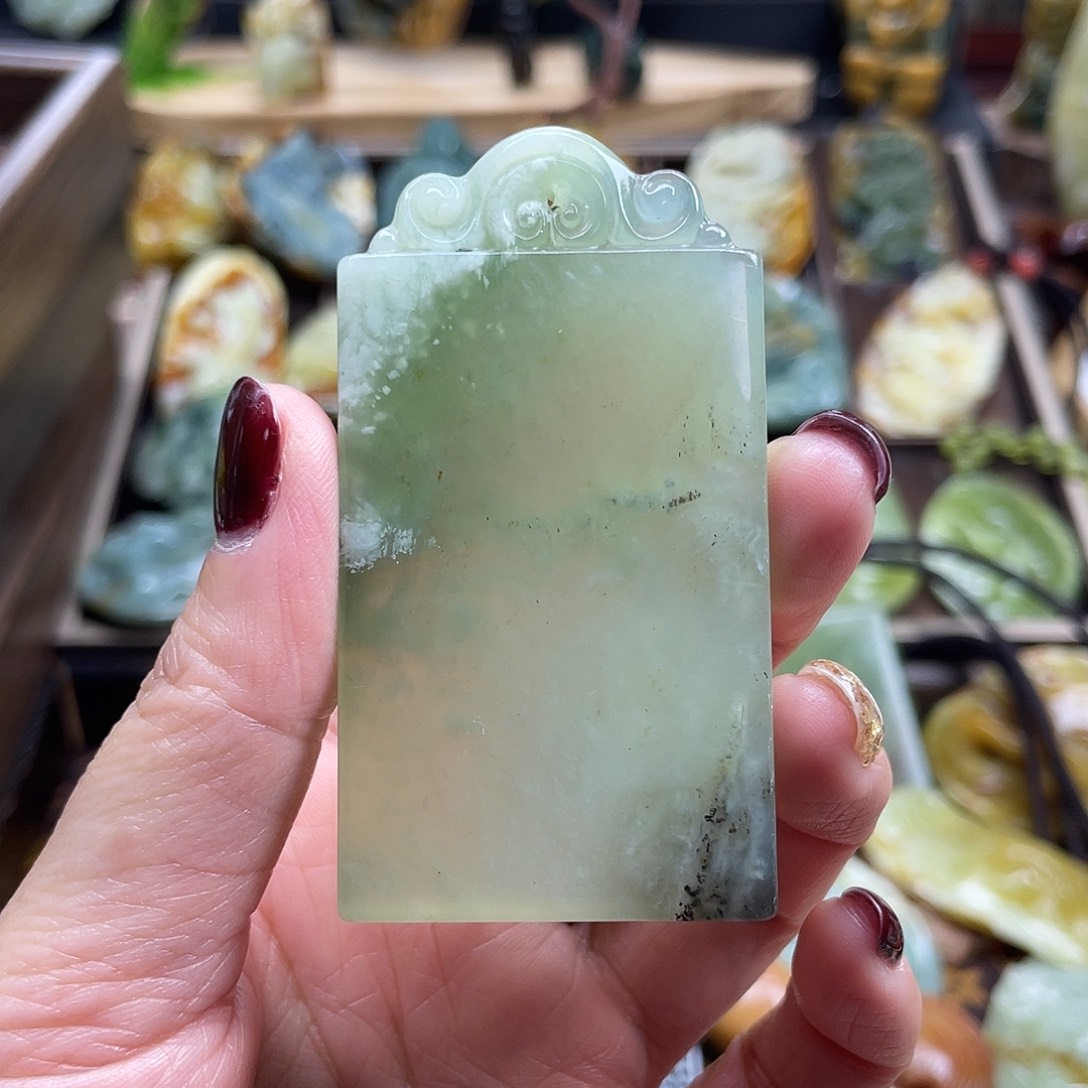 蛇纹石玉颈饰未镶嵌岫玉无事牌