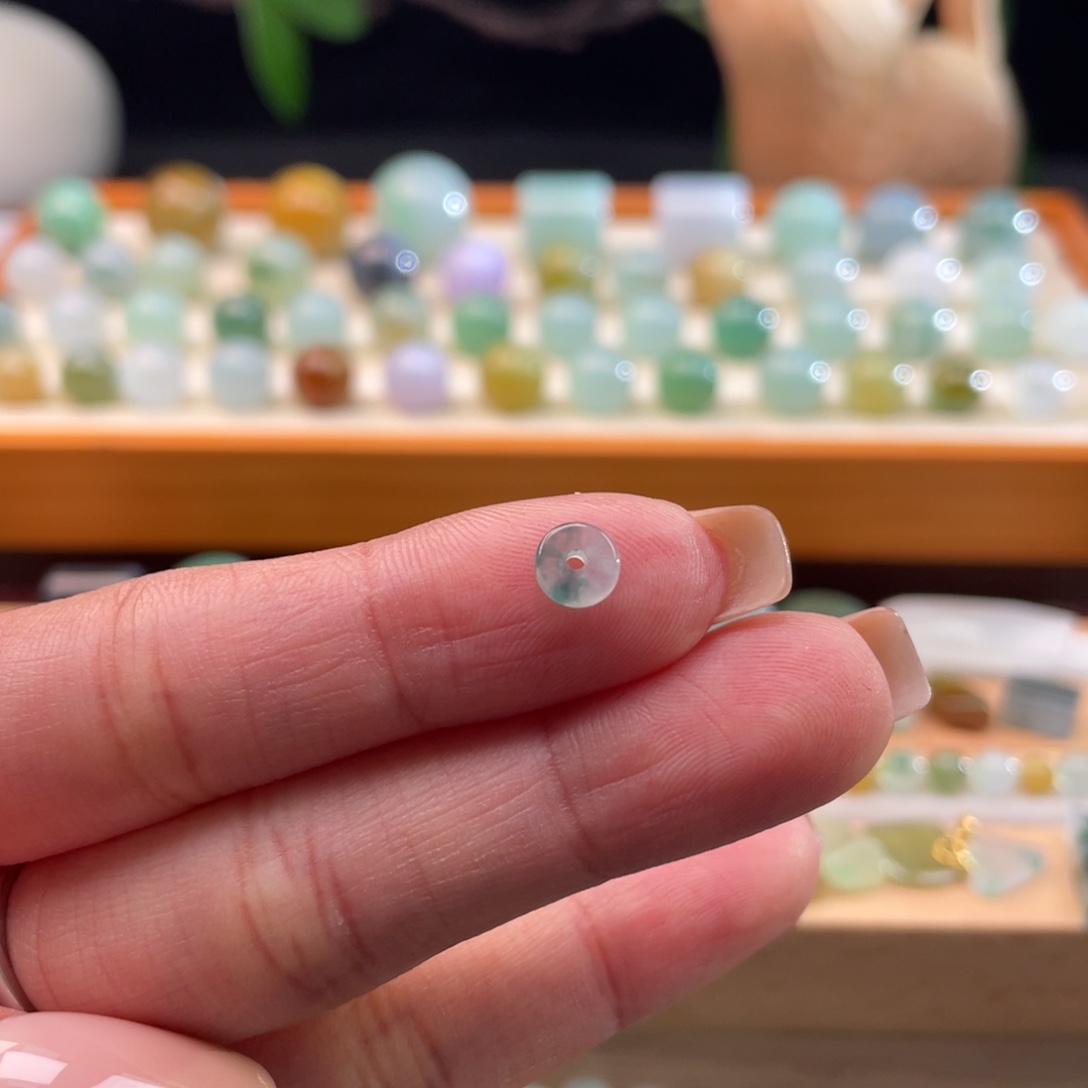 W***g翡翠散珠天然缅甸翡翠a货5.7-1.8