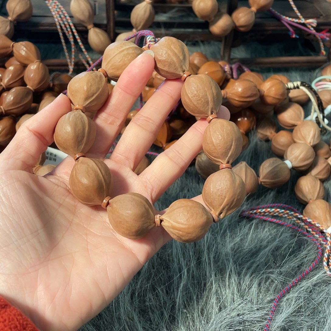 疯***.吊坠橄榄核梅林铁核2327