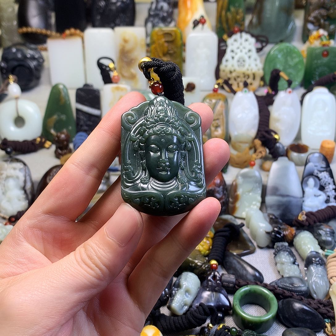 和田玉未镶嵌颈饰