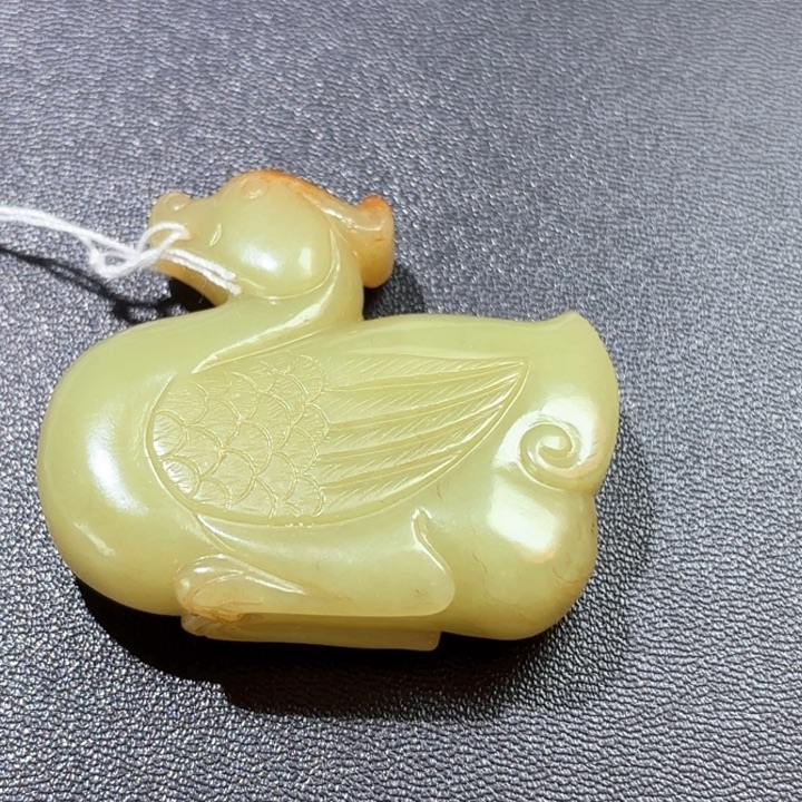 米***色未镶嵌和田玉挂件