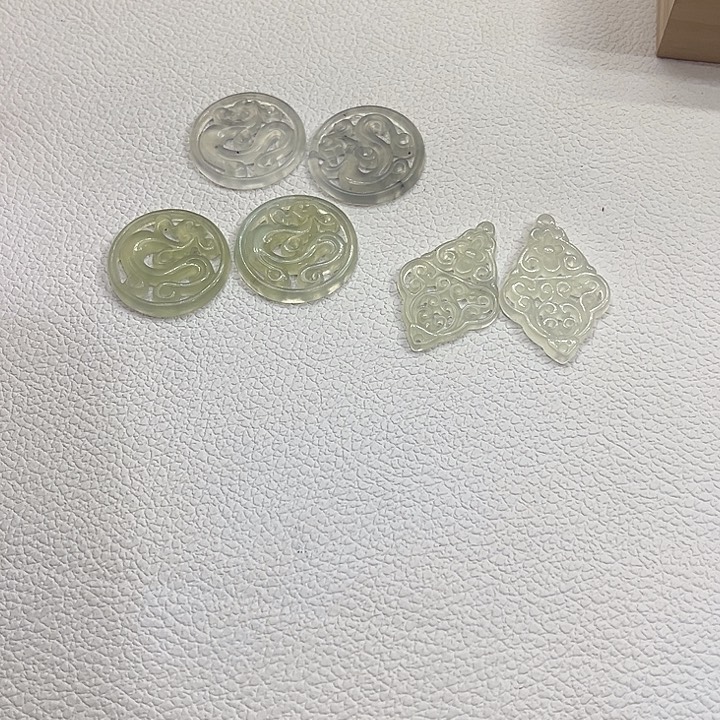 莞***咩蛇纹石玉合金耳钉