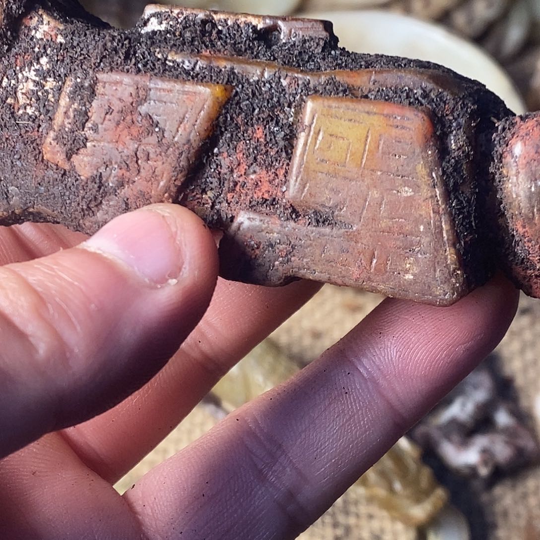 n***r和田玉（糖玉）未镶嵌颈饰