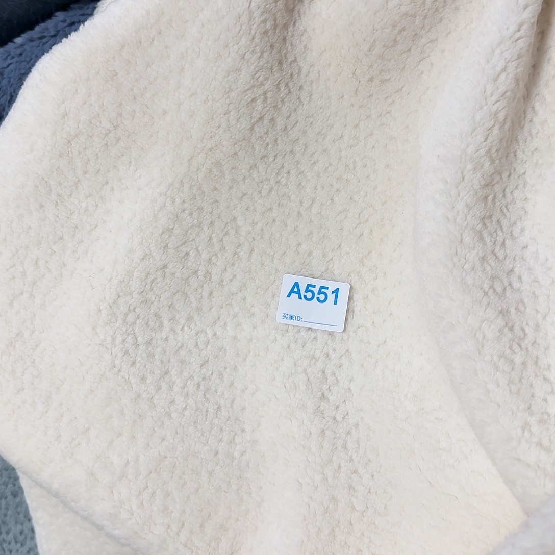 米白色剑花羊羔毛21元3米551