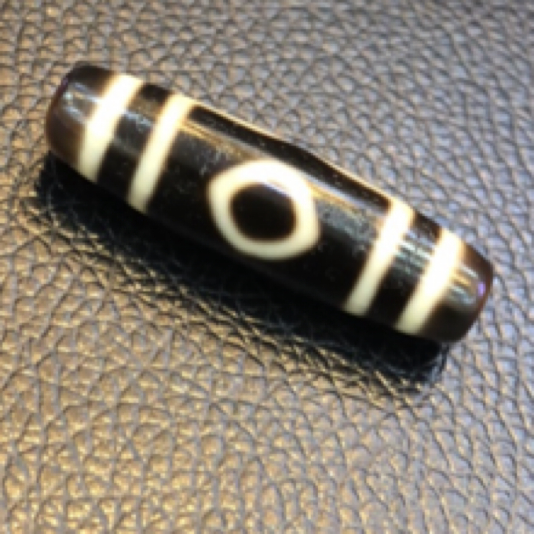 建成牙黄3眼玛瑙饰品40尺寸