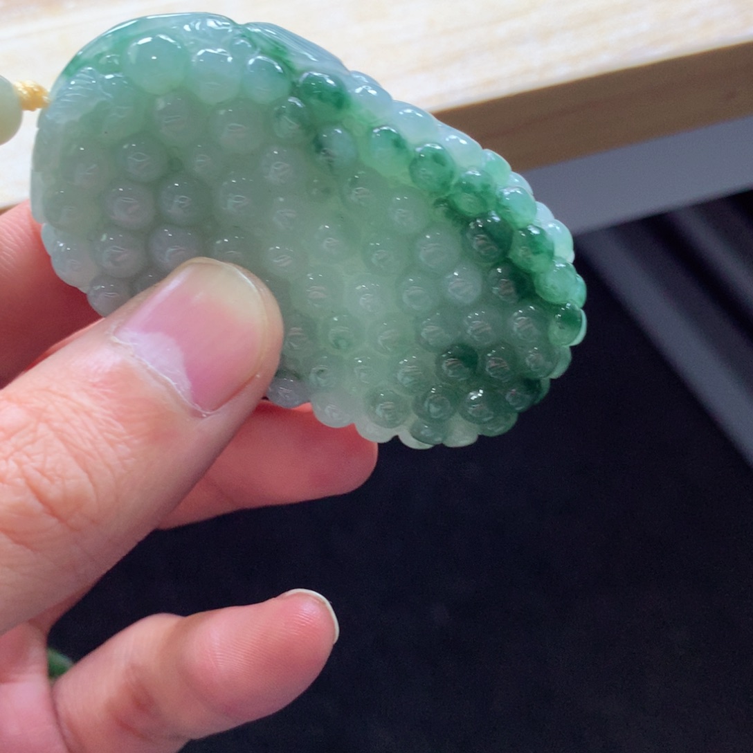 翡翠颈饰未镶嵌吊坠
