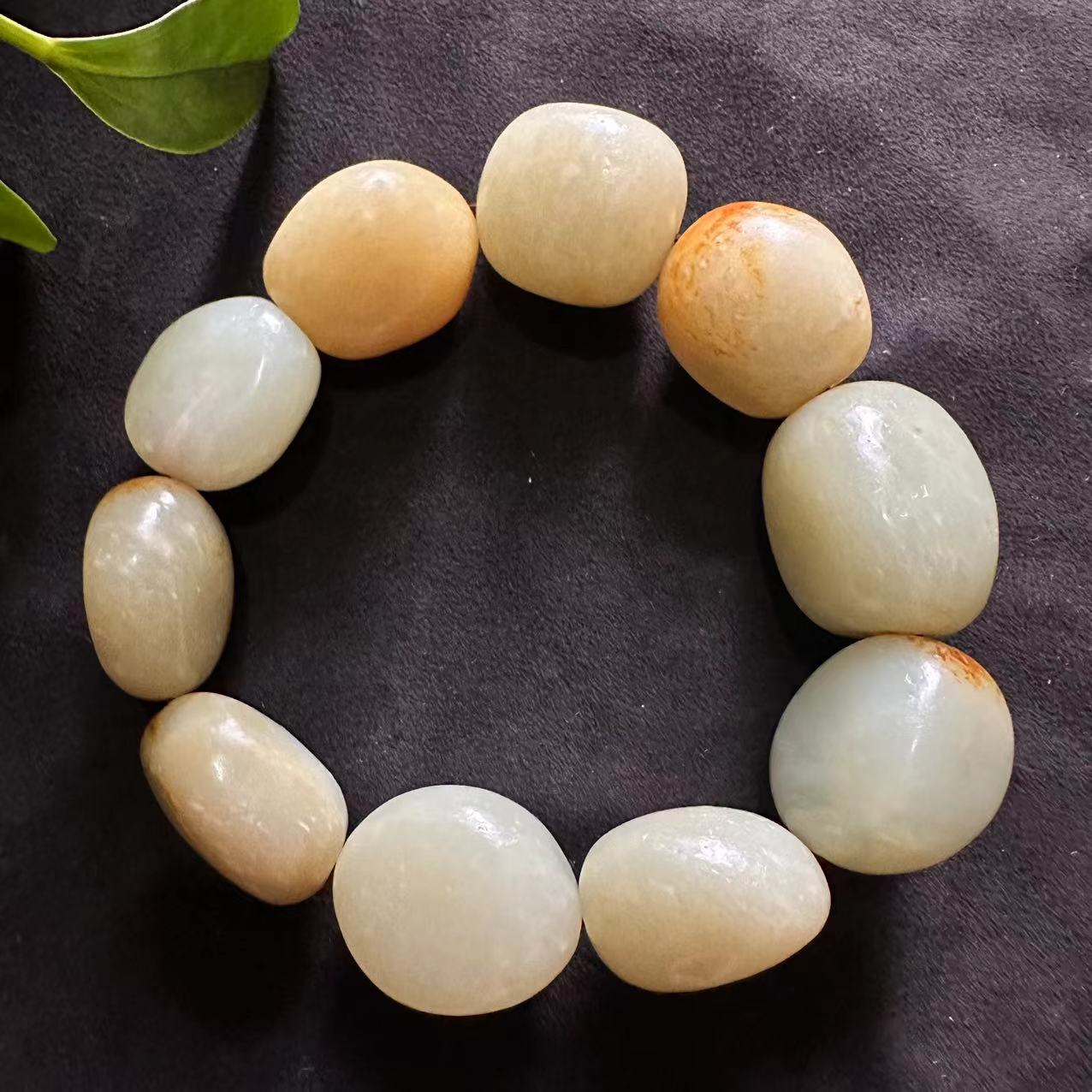 新疆和田玉红皮白肉手串多样性发货拍一发一