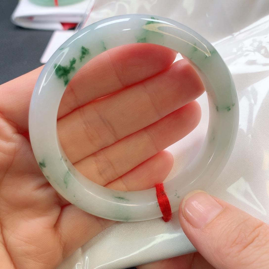 翡翠手镯未镶嵌56正