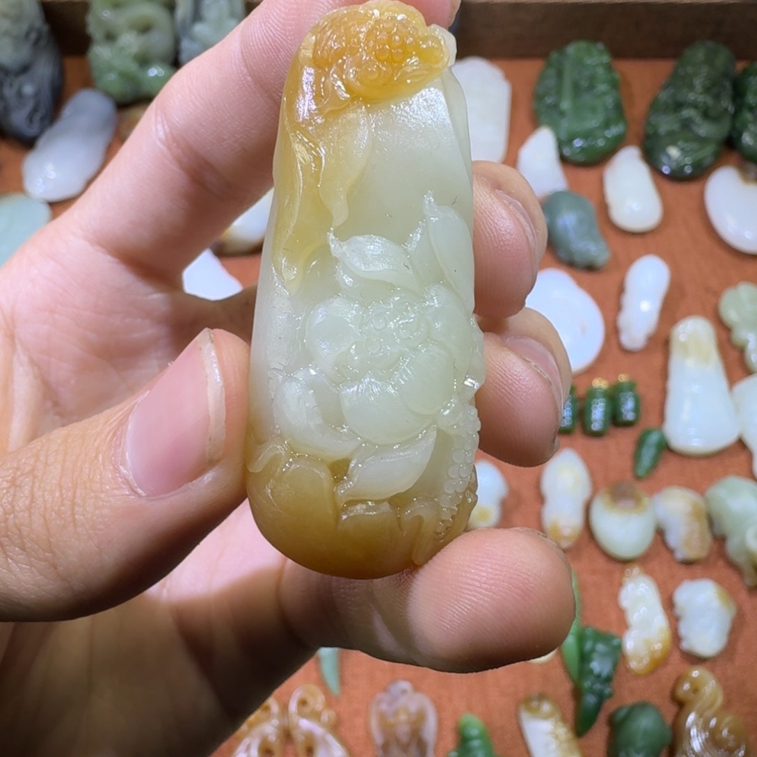 和田玉吊坠(赠链)未镶嵌