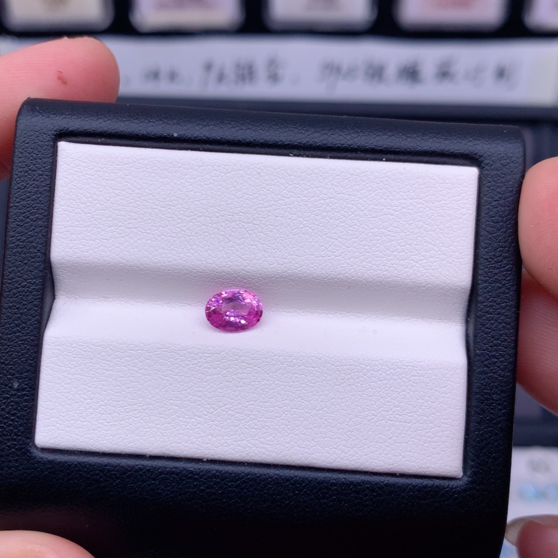 蓝宝石裸石1.14克拉无烧粉蓝宝