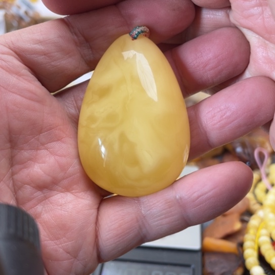 未镶嵌蜜蜡手串吊坠