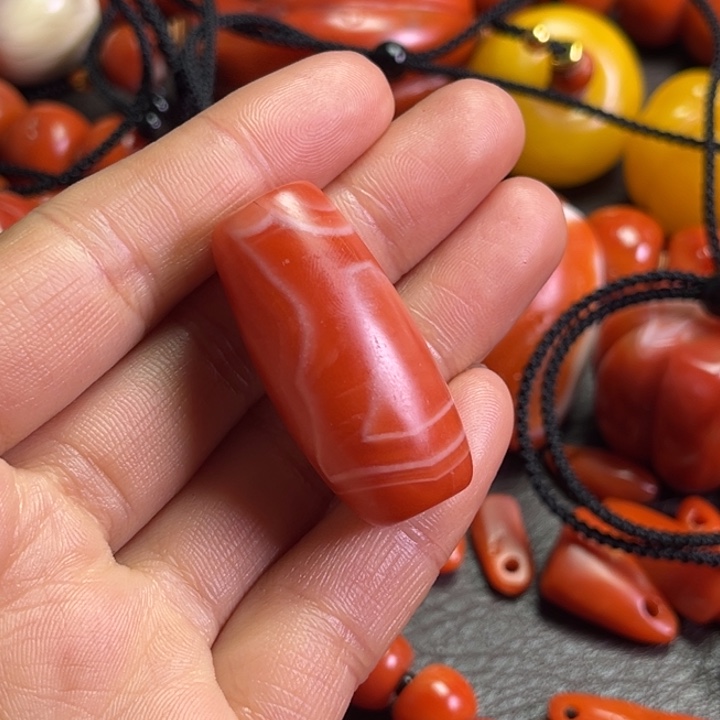 颈饰琉璃随**集琉璃…………