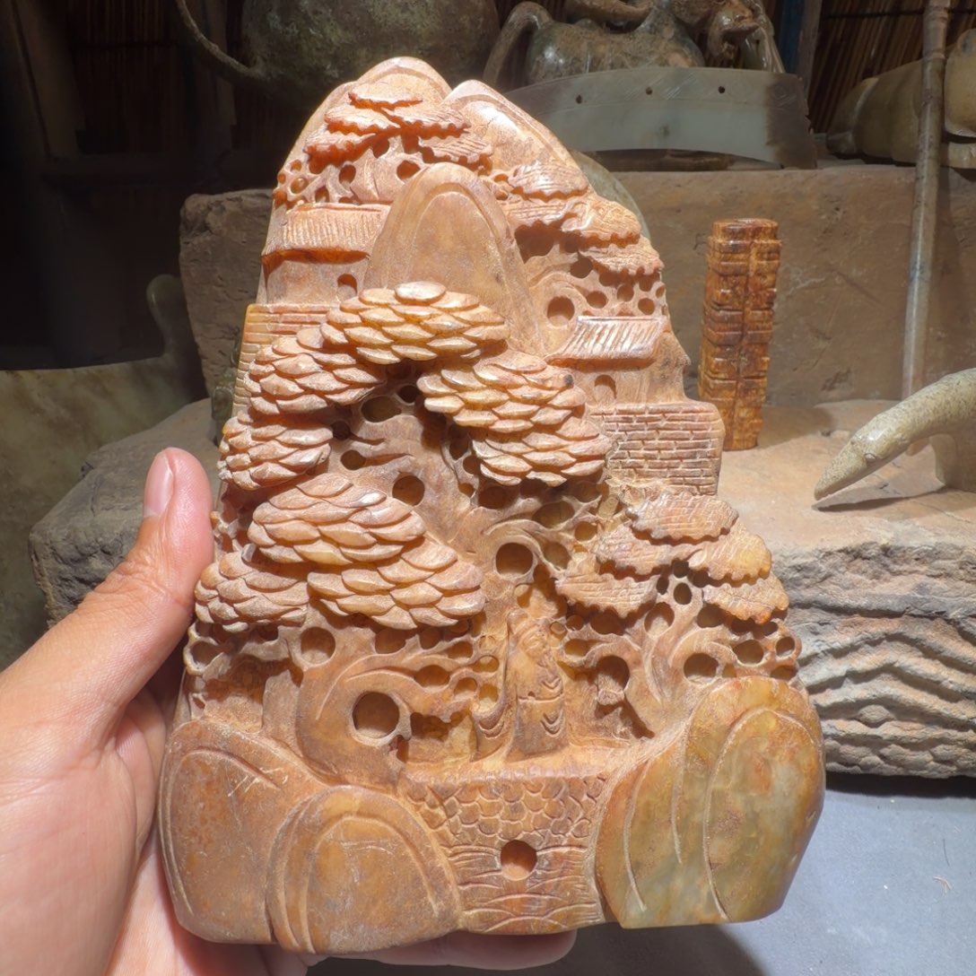 叶***公和田玉（糖玉）未镶嵌颈饰