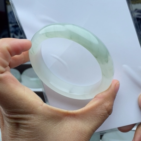 石英质玉（金丝玉）手镯未镶嵌