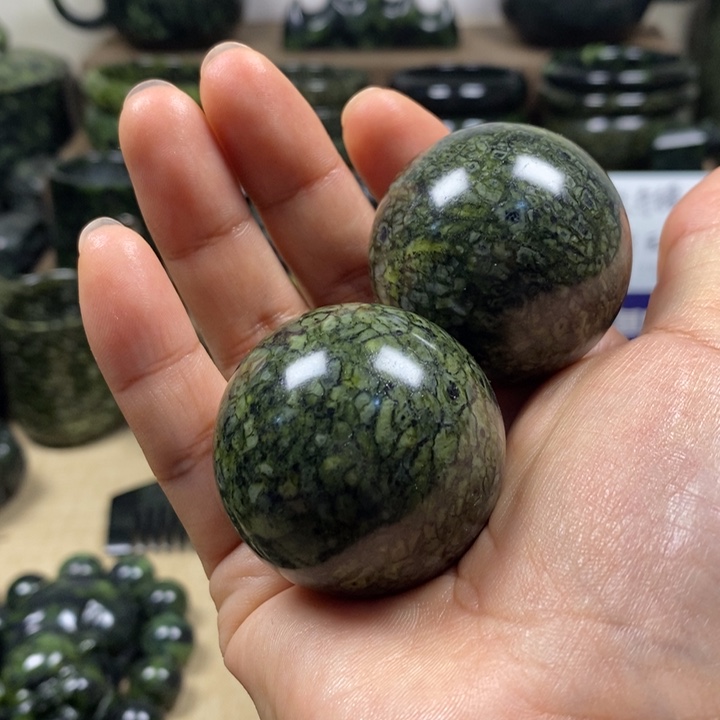 伴***哥蛇纹石玉未镶嵌手球藏玉药王石蛇纹手球