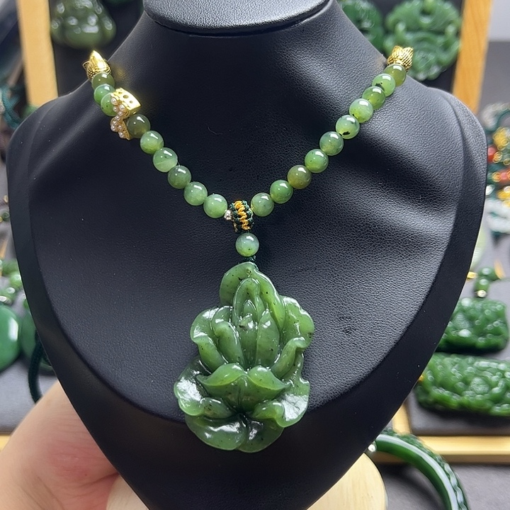 和田玉未镶嵌颈饰