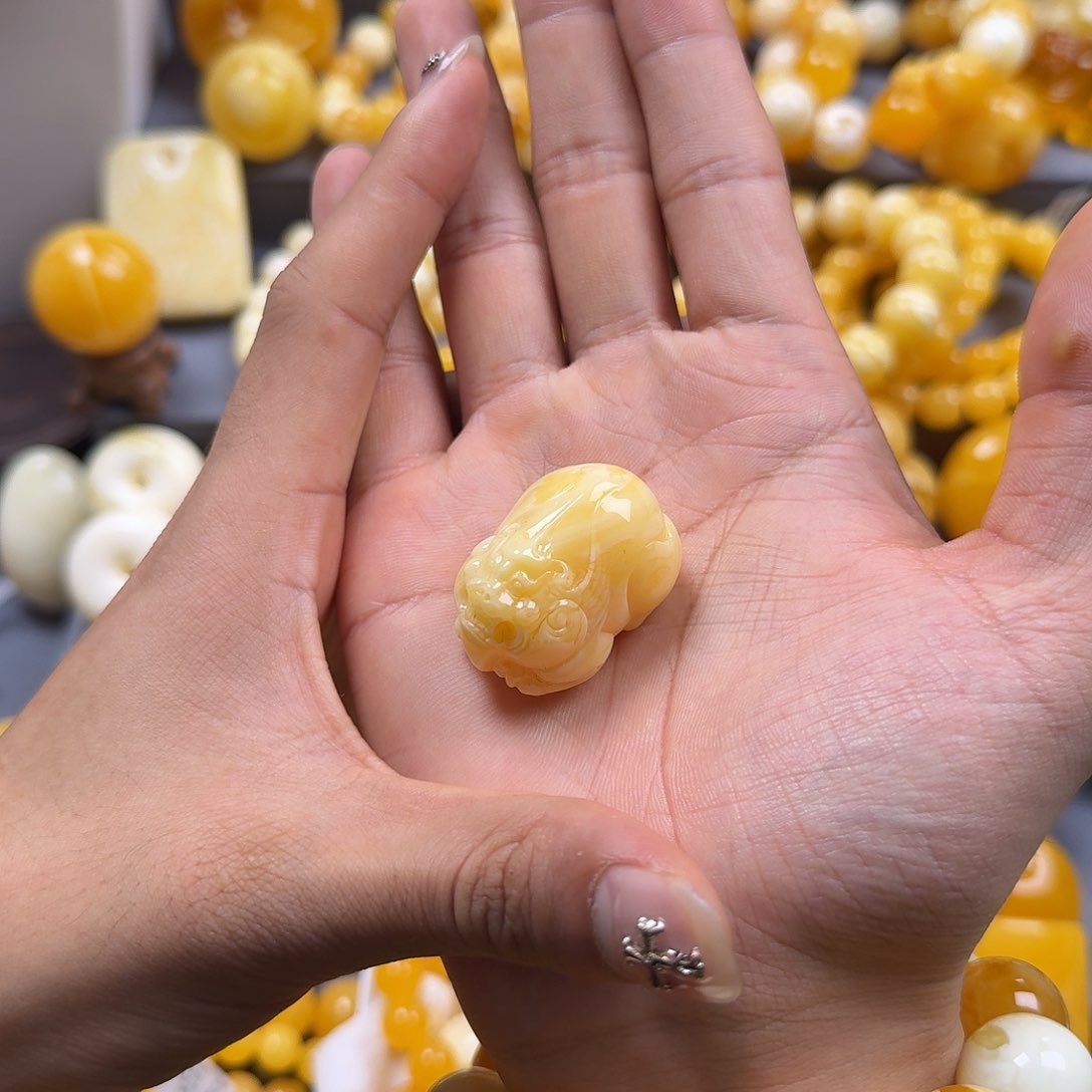 琥珀珠宝奇石未镶嵌貔貅