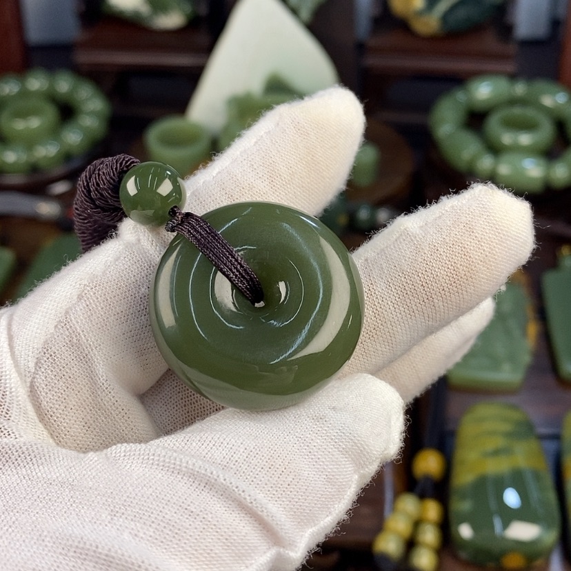 【闪购商品】岫岩老玉（透闪石质玉）颈饰未镶嵌