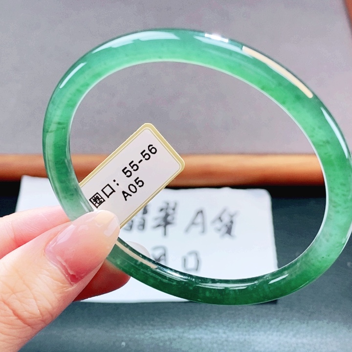 翡翠未镶嵌手镯翡翠手镯114