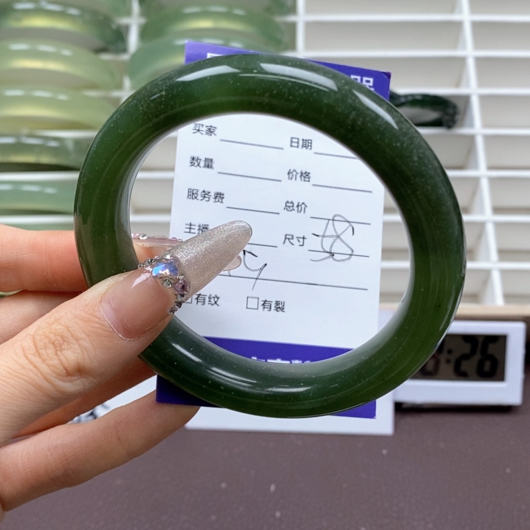 蛇纹石玉手镯未镶嵌