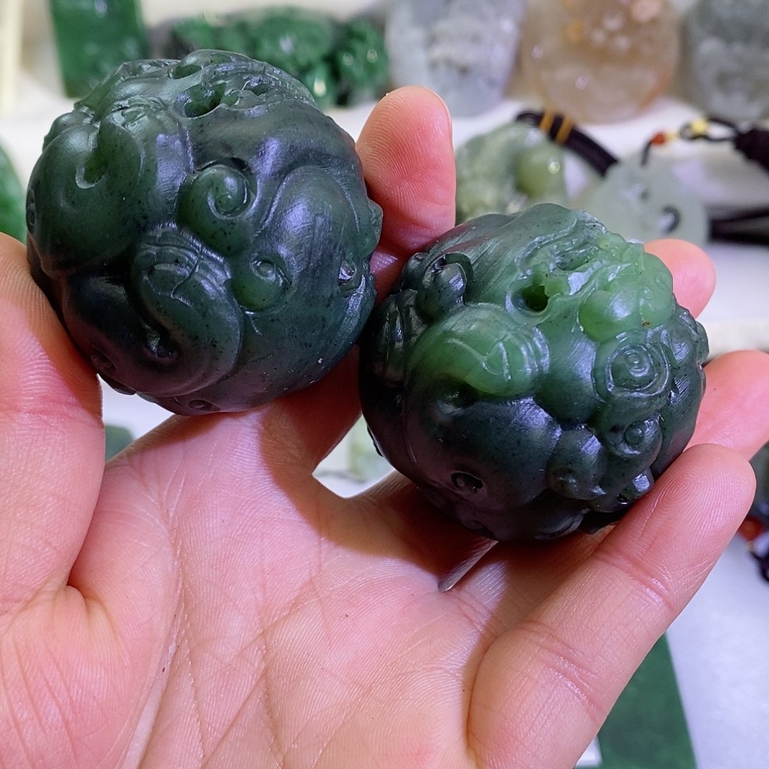 和田玉（糖玉）颈饰未镶嵌事***’