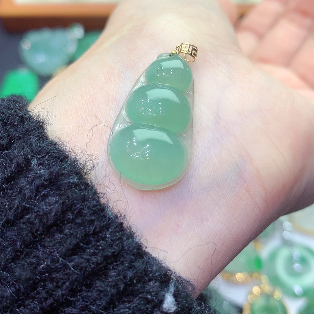 翡翠吊坠(不含链)18K金镶嵌