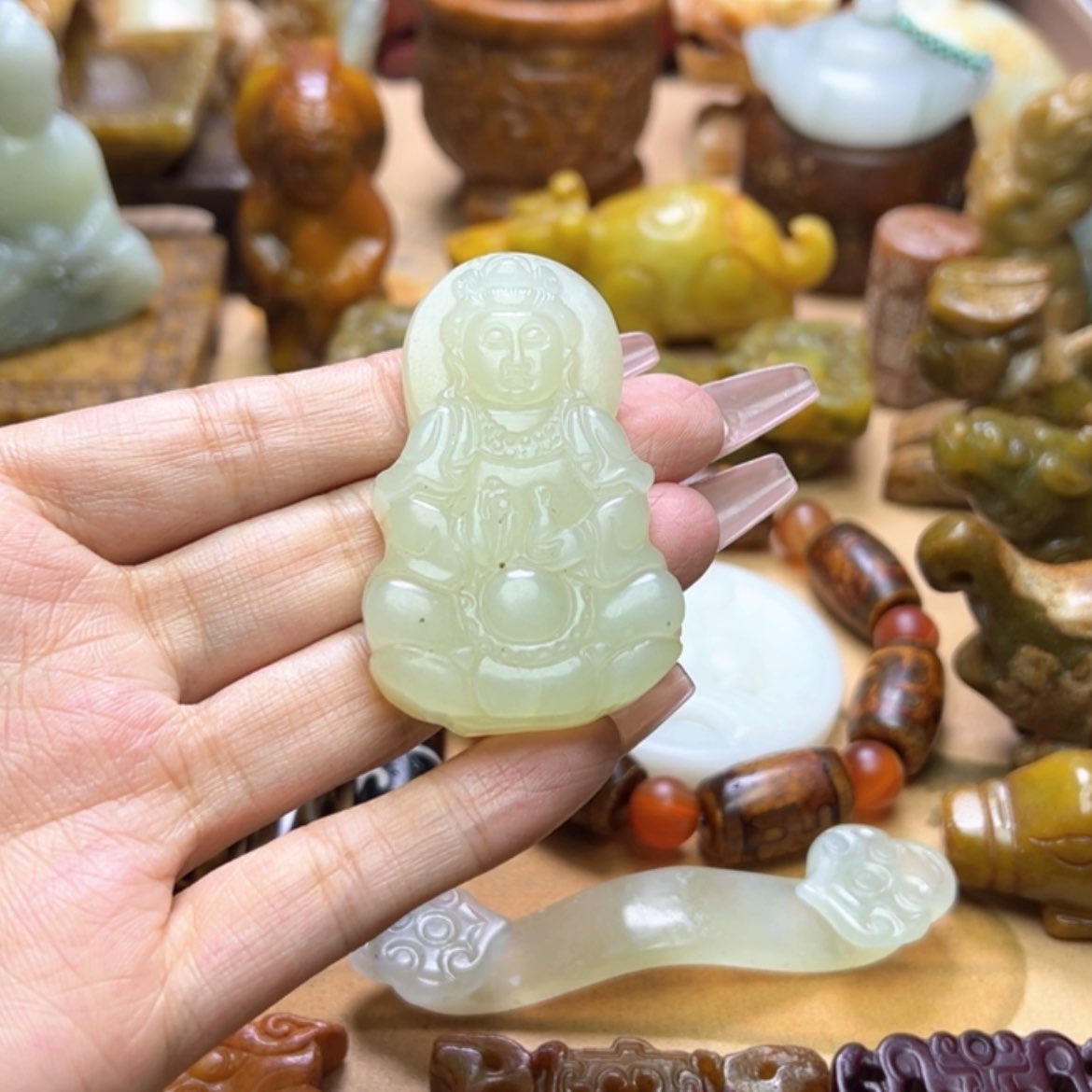 【闪购商品】蛇纹石玉颈饰未镶嵌