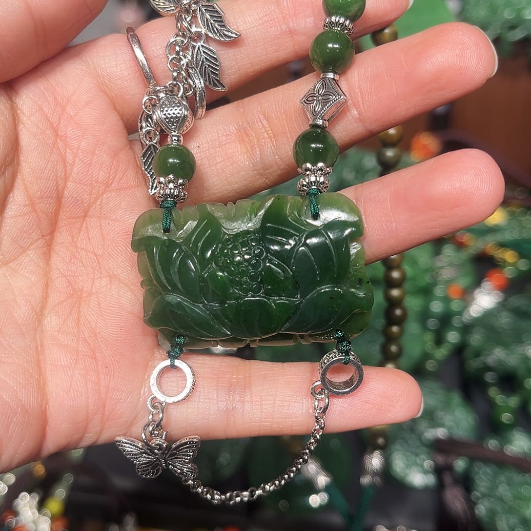 颈饰未镶嵌和田玉