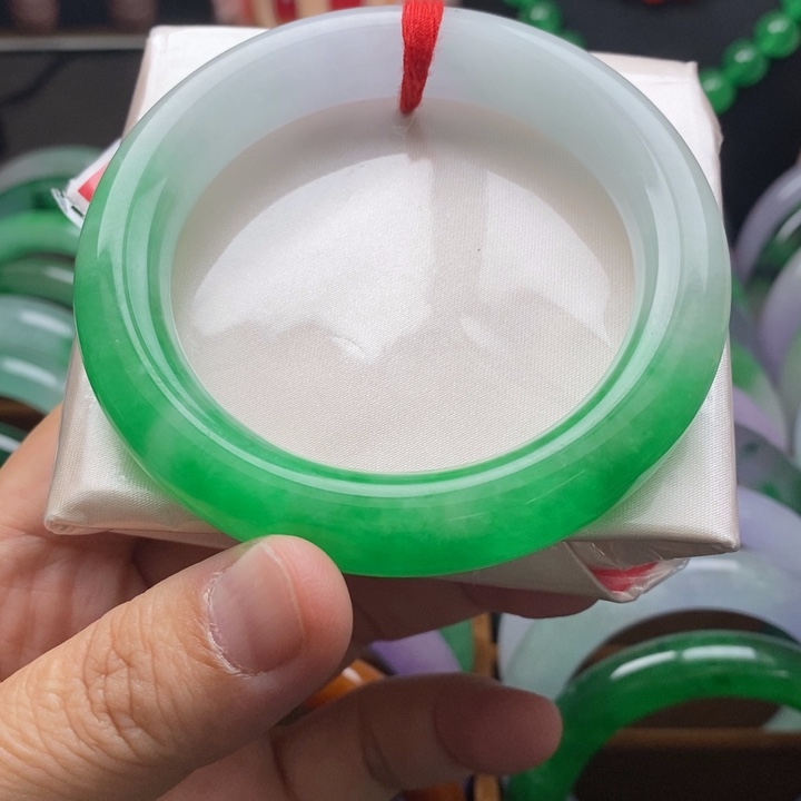 仿水晶非金属中****店