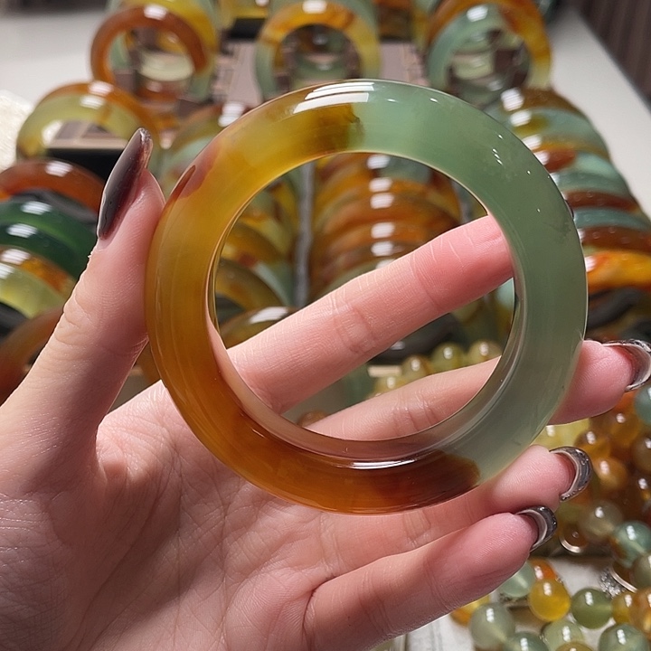 蛇纹石玉未镶嵌手镯53