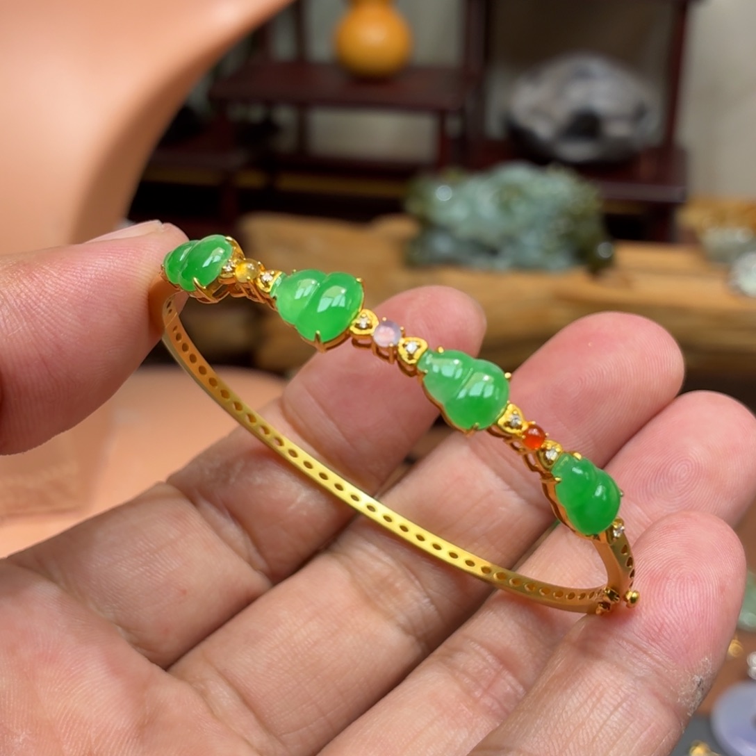 翡翠18K金镶嵌手镯