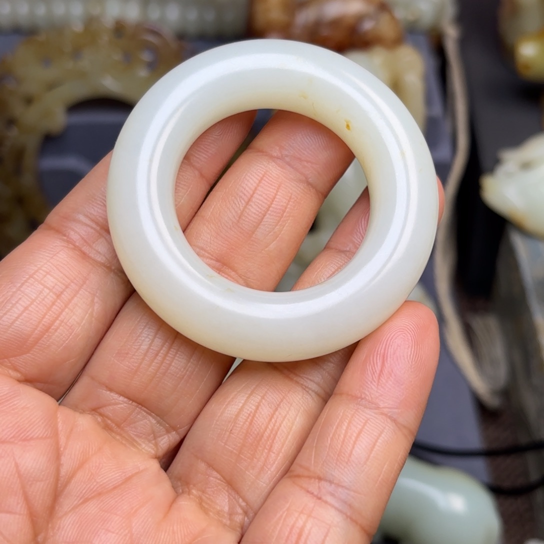 和田玉（糖玉）挂件未镶嵌歪*