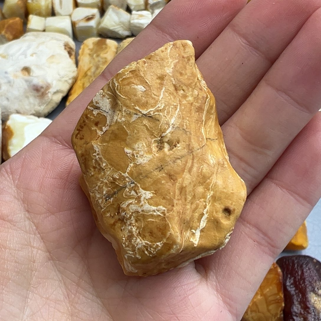 定制琥珀未镶嵌蜜蜡