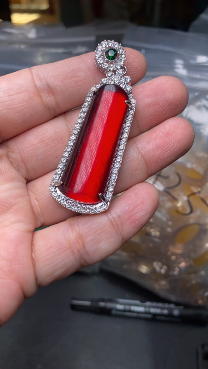 B426  血珀镶嵌吊坠