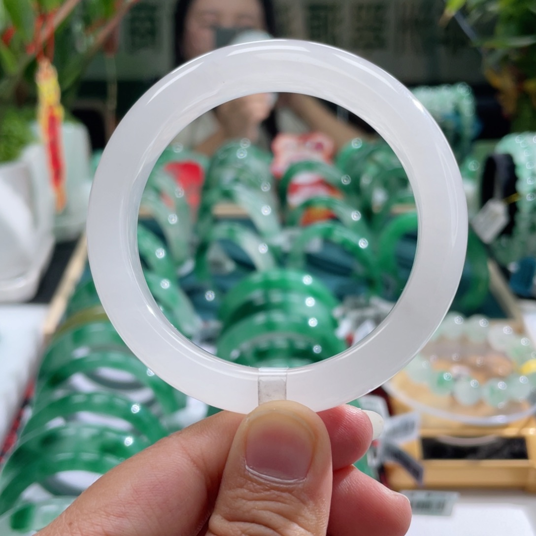 石英质玉颈饰未镶嵌