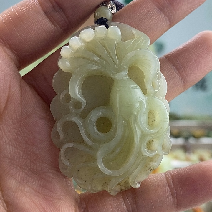 岫岩老玉（透闪石质玉）挂件未镶嵌有瑕